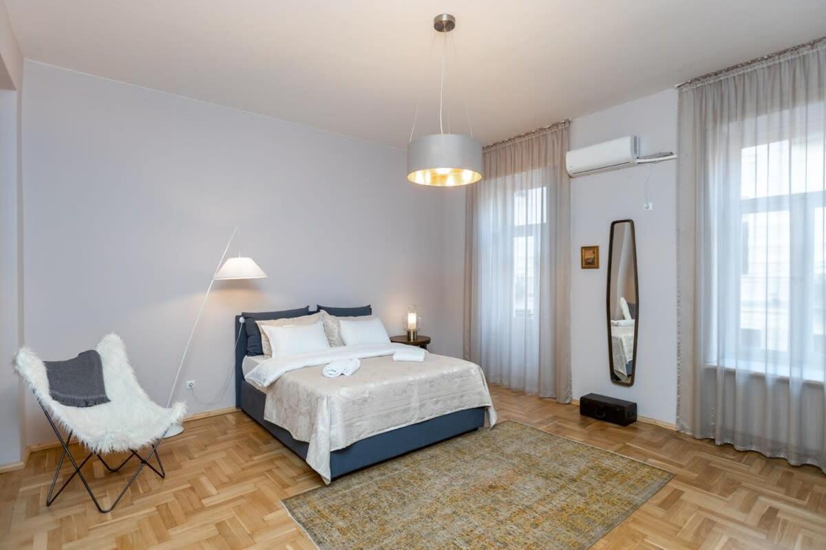 Stylish 2Br Apt In The Heart Of Old Тбілісі Екстер'єр фото