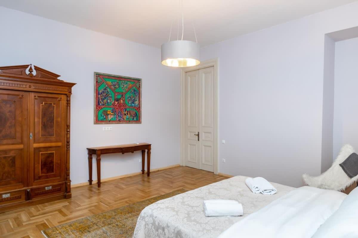 Stylish 2Br Apt In The Heart Of Old Тбілісі Екстер'єр фото