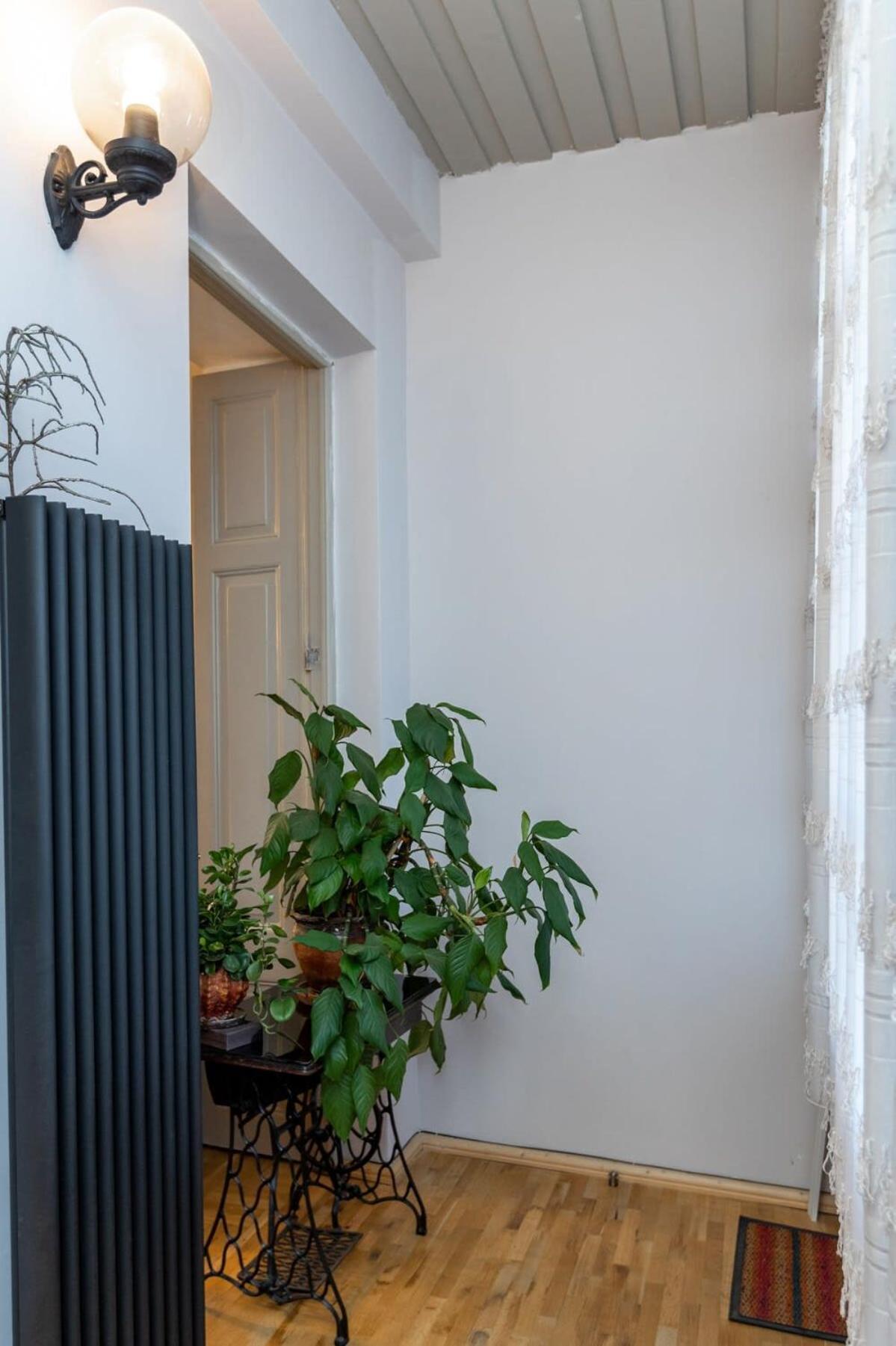 Stylish 2Br Apt In The Heart Of Old Тбілісі Екстер'єр фото